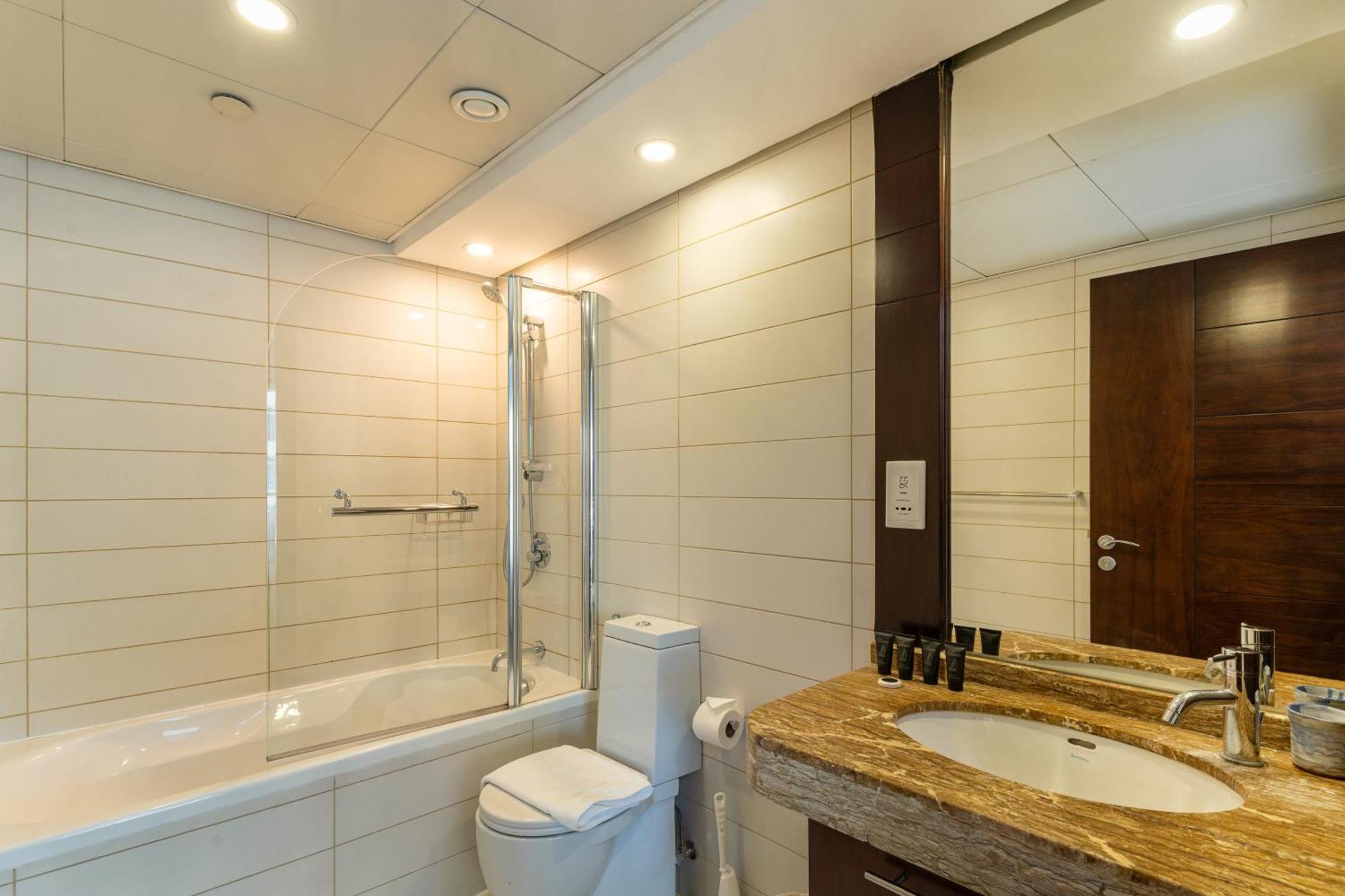 Chic 2Br Apartment, Prime Location Near Dubai Mall - Allsopp&Allsopp Exteriér fotografie